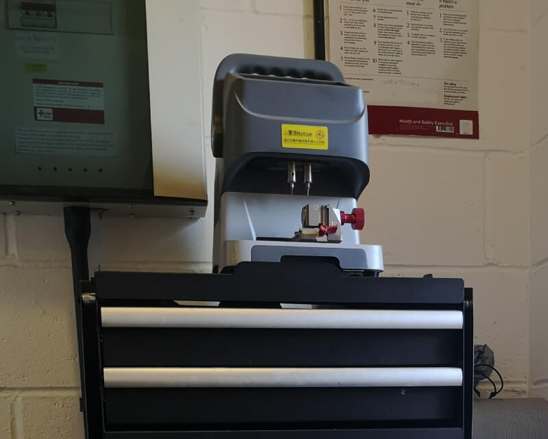 Key Cutting Machine 06